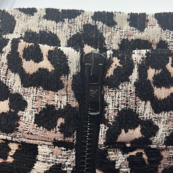 TOPSHOP Cheetah Print Jacquard Skirt - Size 6 - Picture 9 of 11